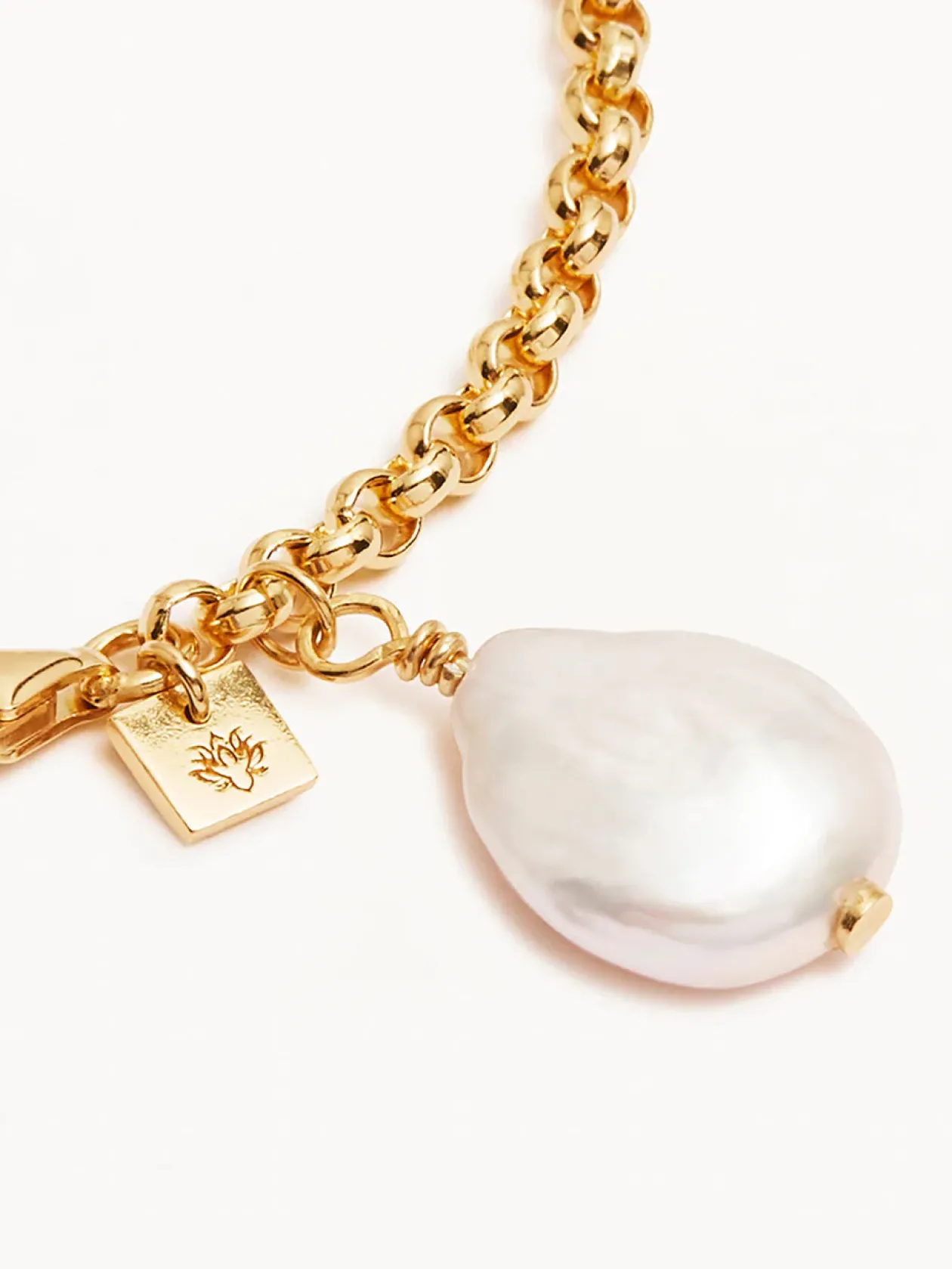 Sale Embrace Stillness Pearl Bracelet In Women Jewellery