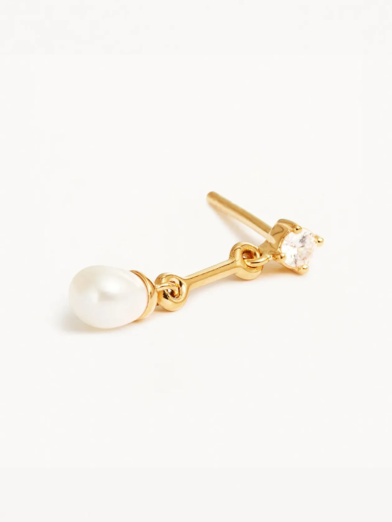 Store Embrace Stillness Pearl Drop Earrings In Women Jewellery