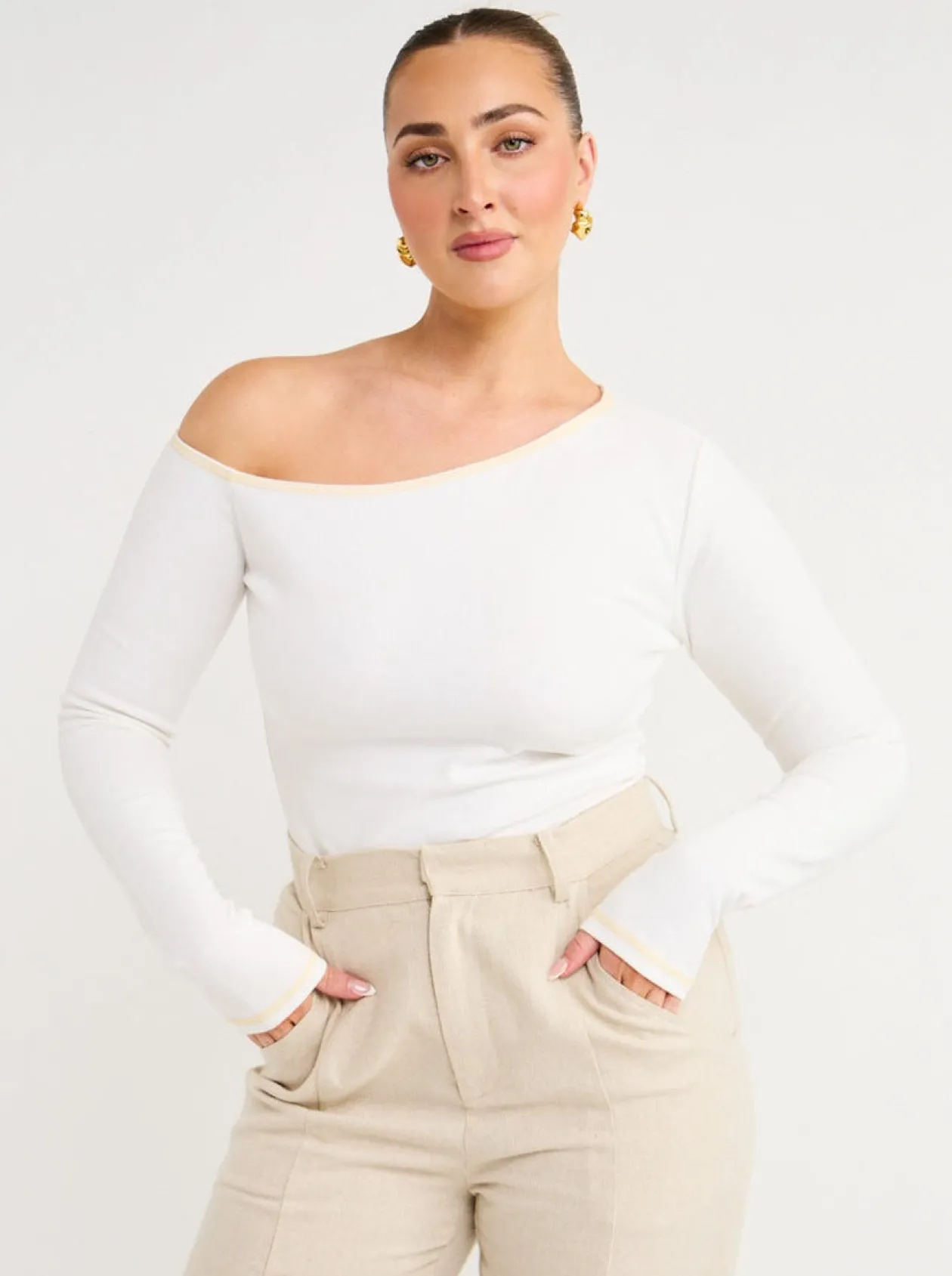 Store Oceans Off Shoulder Top In Women Tops