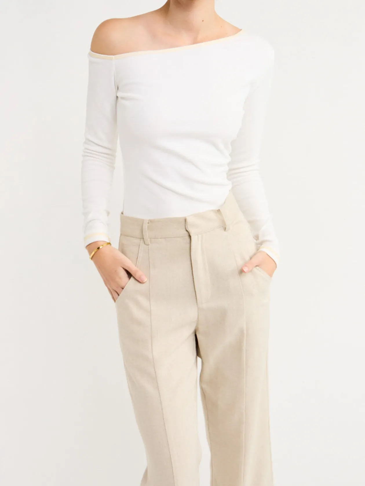 Store Oceans Off Shoulder Top In Women Tops