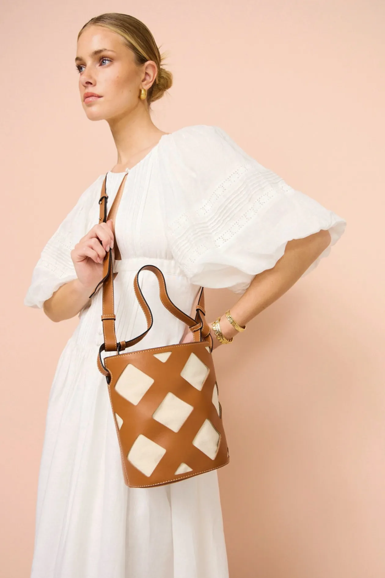 Cheap The U Venti Waffle Bag In Tan Women Bags